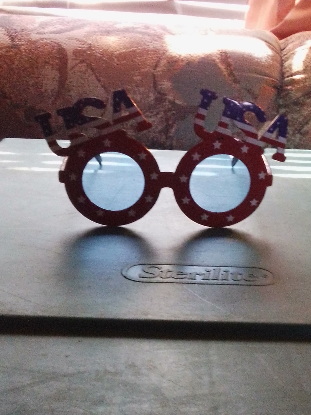 Patriotic Kids Novelty Sunglasses - Red/Blue USA Design